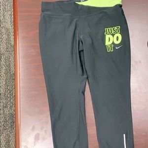 Nike Pro capris leggings